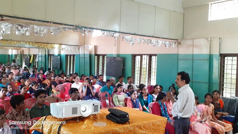 പ്രമാണം:22071 health class.jpg