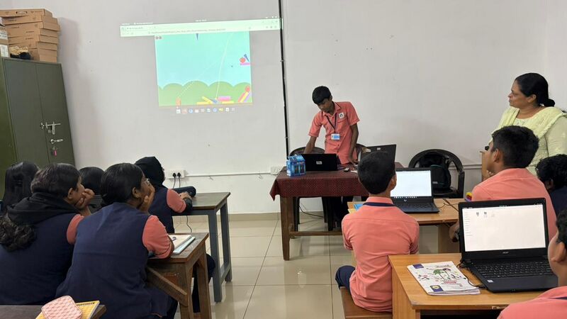 പ്രമാണം:23064 school camp.jpg