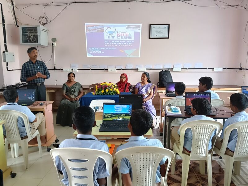 പ്രമാണം:26026 littlekites preliminarycamp.jpg