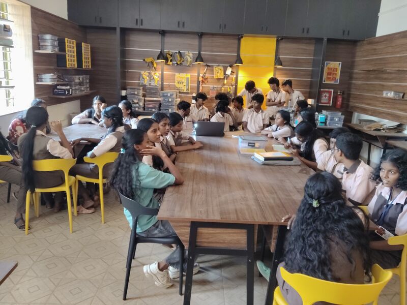 പ്രമാണം:36064 STREAM HUB VISIT2.jpeg