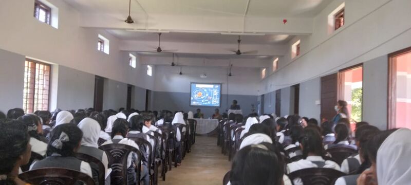 പ്രമാണം:41087computer lab.jpg