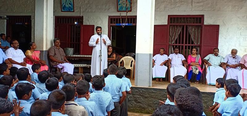 പ്രമാണം:45051 kk9.jpg