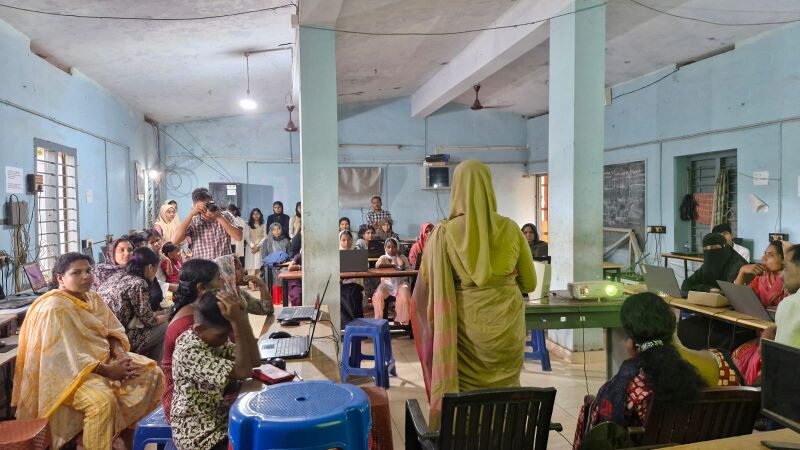 പ്രമാണം:Drcmlp-lk 7.jpg