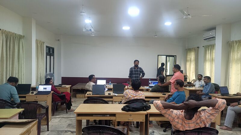 പ്രമാണം:Drcmlp-meeting 16.jpg