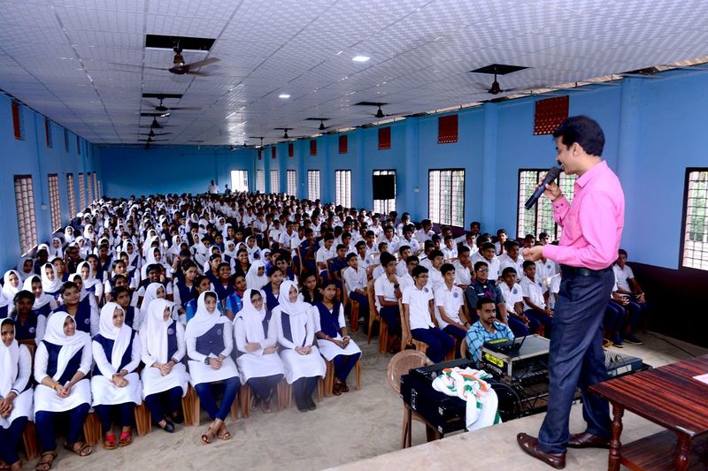 പ്രമാണം:Kmd 1.jpg