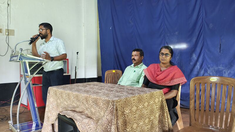 പ്രമാണം:12028-kgd-basheer anusmaranam-3.jpg