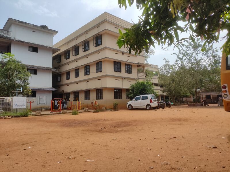 പ്രമാണം:16046 GIRLS HIGH SCHOOL.jpg