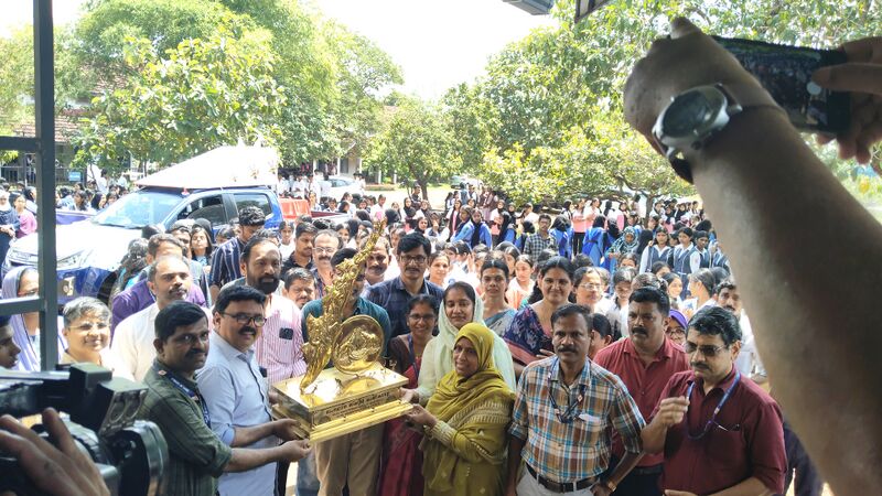 പ്രമാണം:18032-CM Trophy 2.jpg