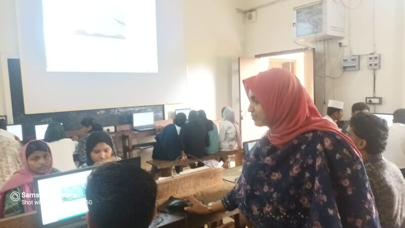 പ്രമാണം:19015 it lab.jpg