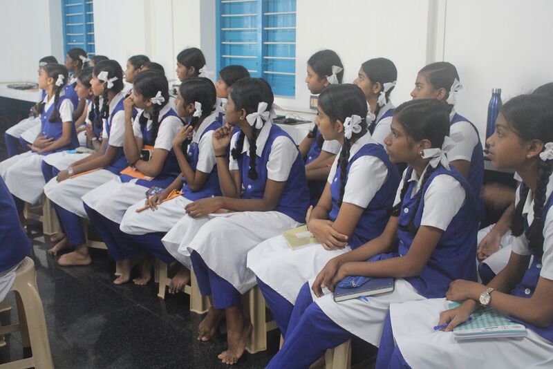 പ്രമാണം:21001IMG childrens.JPG