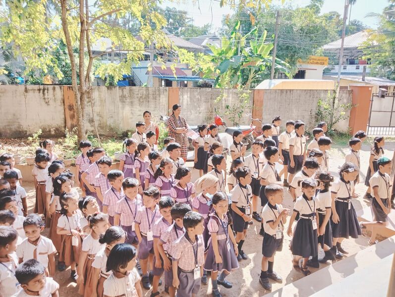 പ്രമാണം:26322 സ്കൂൾ അസംബ്‌ളി.jpg