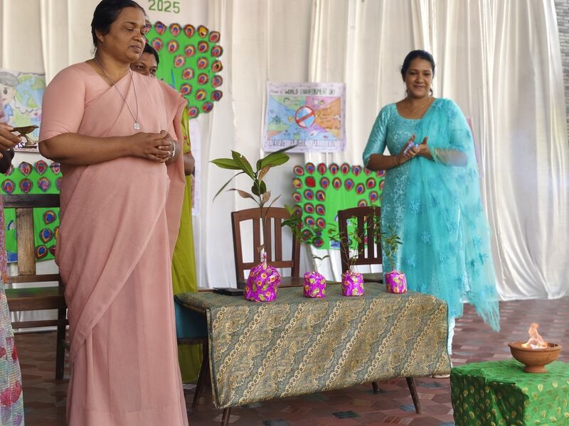 പ്രമാണം:26342 env2.jpg