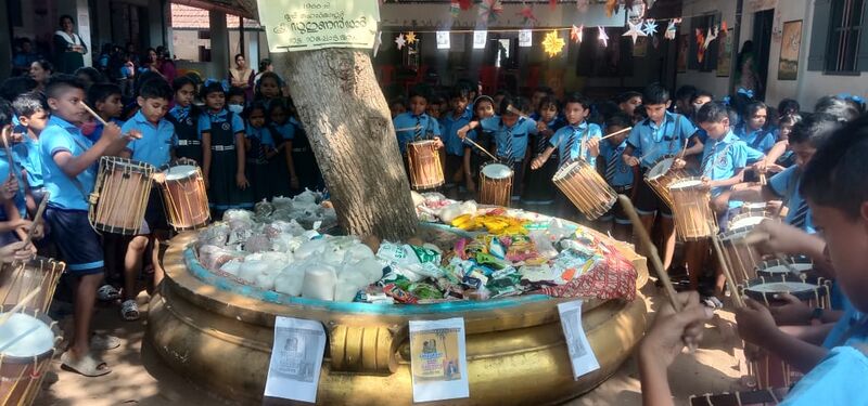 പ്രമാണം:34306 charity1.jpg