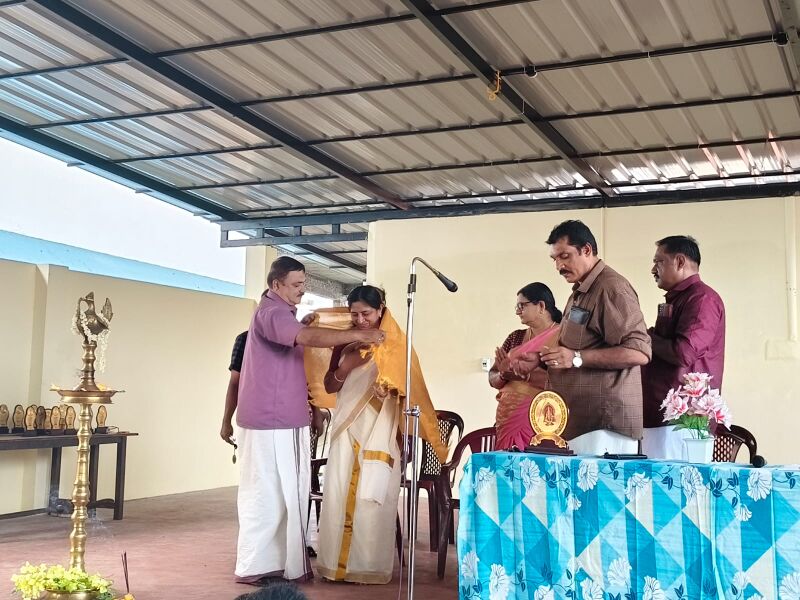 പ്രമാണം:36031 preveshanolsavam.jpg