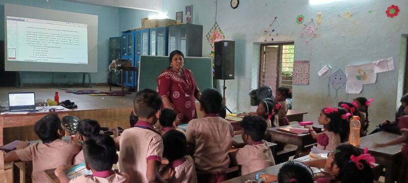 പ്രമാണം:45362 class.jpg