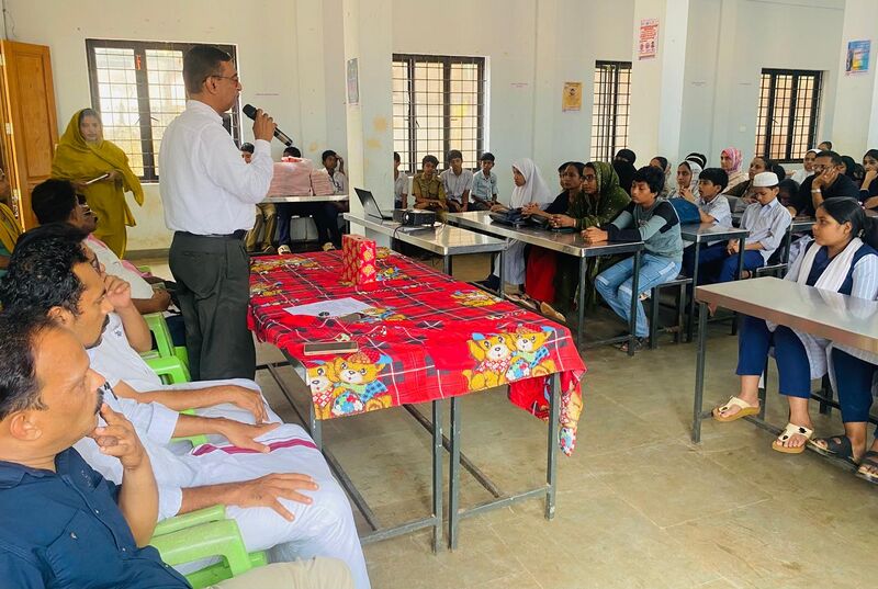 പ്രമാണം:47064 hellen2.jpg