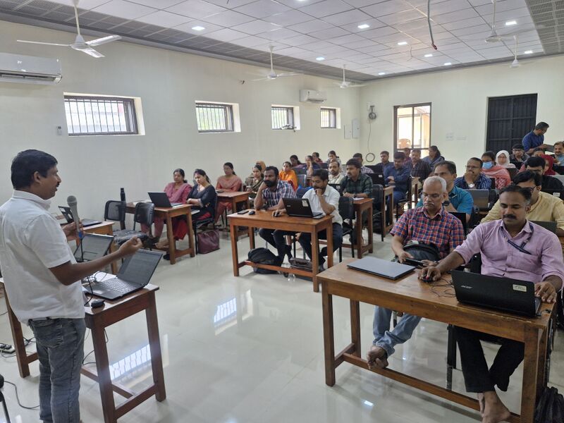 പ്രമാണം:170001 key to entrance 6.jpg