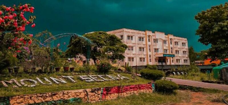 പ്രമാണം:20057 school campus12.jpeg