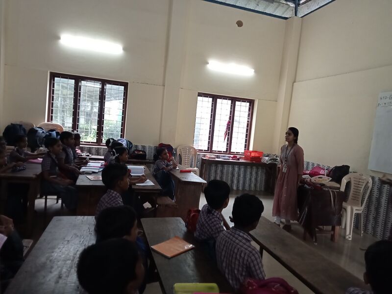 പ്രമാണം:22663-HITECH CLASS ROOM.jpg