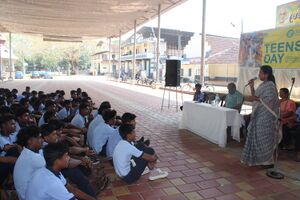 26056 TEENS DAY2.JPG