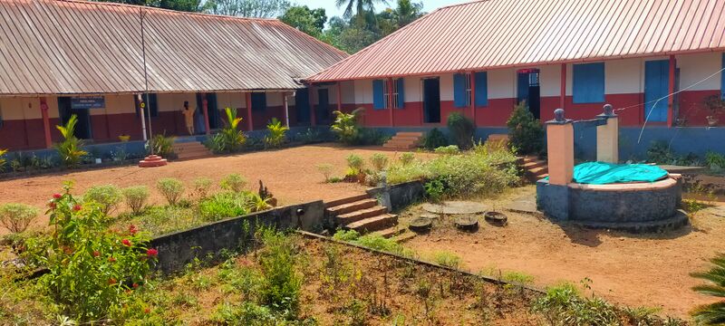 പ്രമാണം:31317 manalumkal.jpg