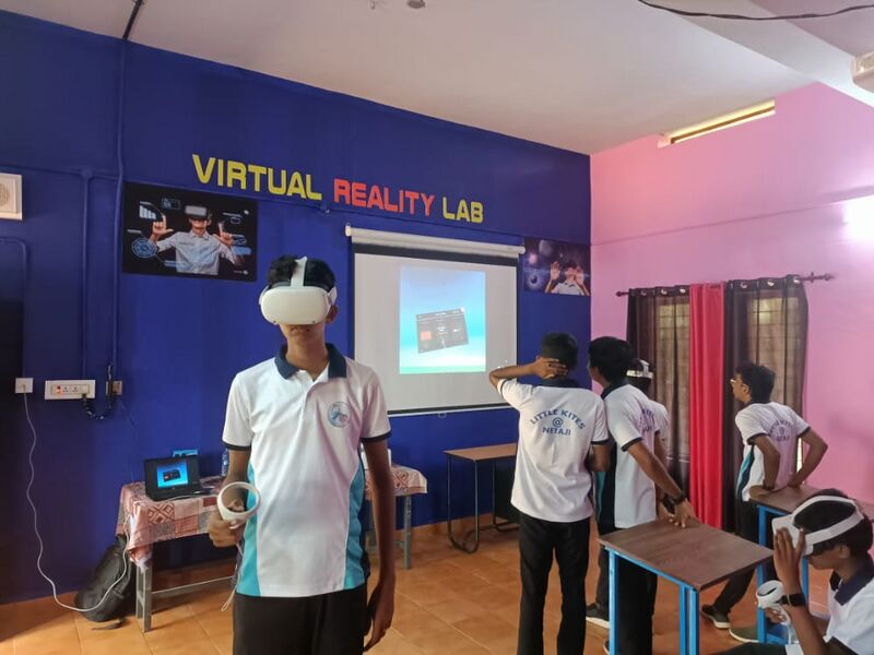 പ്രമാണം:38062 arvrlab 2022 2.jpeg