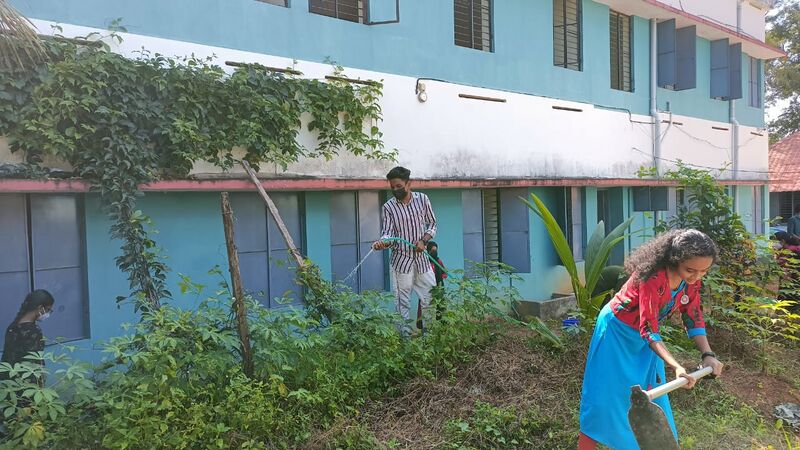 പ്രമാണം:42011 NSS 9.jpg