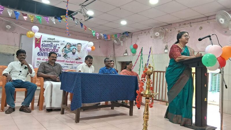 പ്രമാണം:43252 pravesanothsavam 4.jpeg