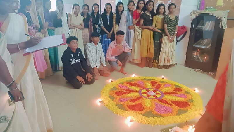 പ്രമാണം:Onakhosham kalika 2025.jpg