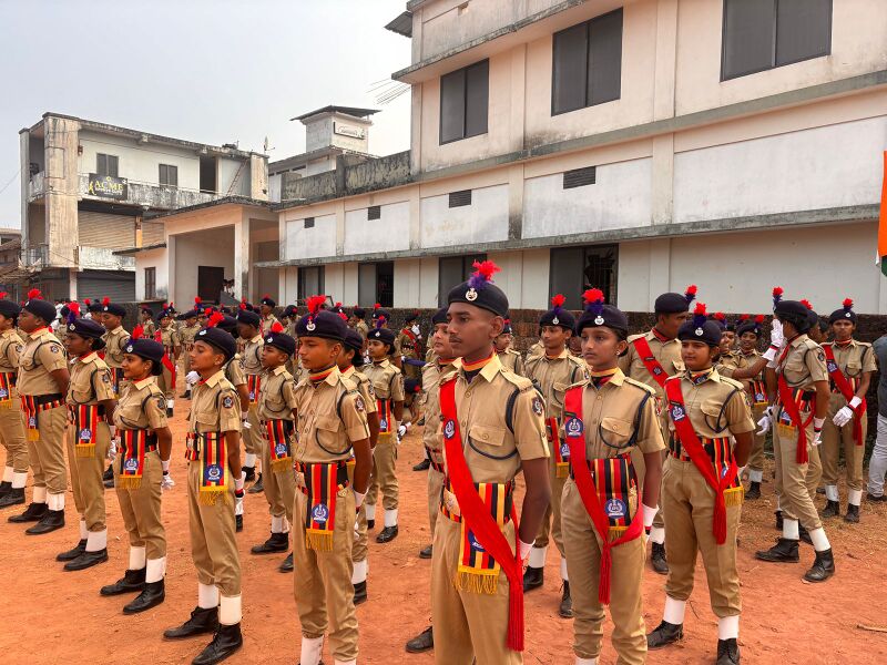 പ്രമാണം:12031 spc passingout parade3.jpg