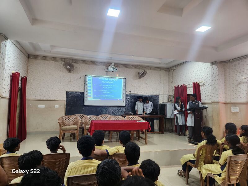 പ്രമാണം:13034 saksharatha(1).jpg