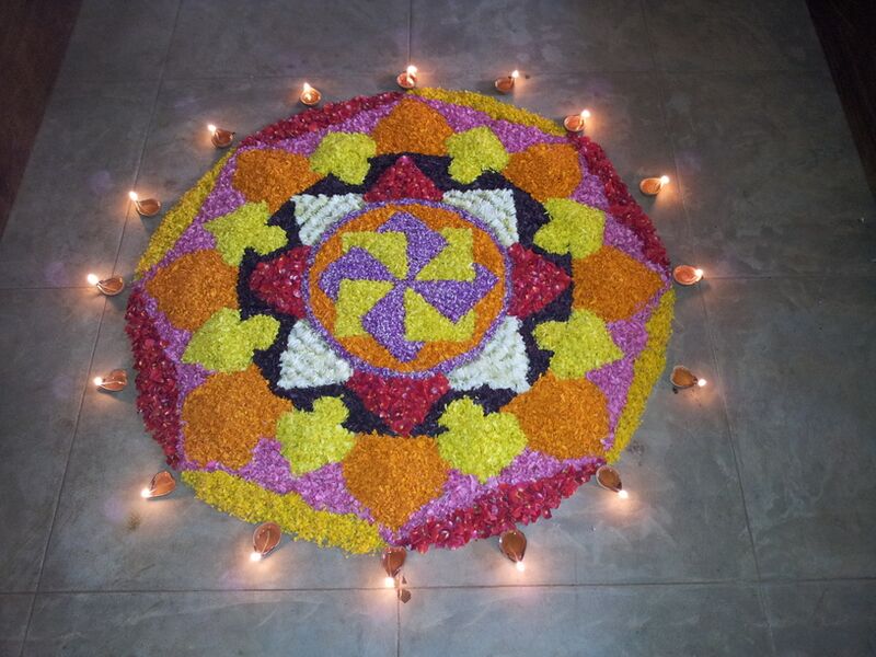 പ്രമാണം:19068 onam 2016 6.resized.jpg