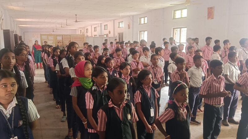 പ്രമാണം:33028 school assembly.jpg