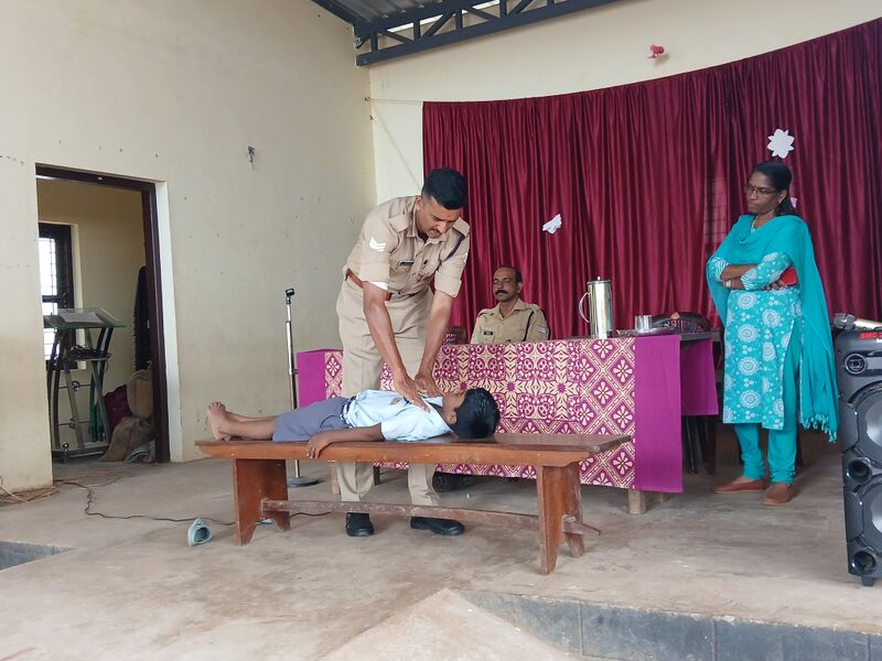 പ്രമാണം:42611 Save life.jpg