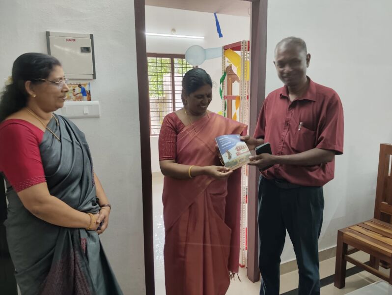 പ്രമാണം:44018 pp 1.jpg