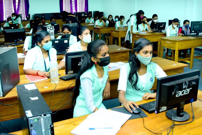 പ്രമാണം:Hi-tech school.jpg