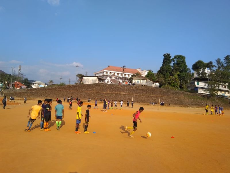 പ്രമാണം:SPORTS PRACTICE & COMPETITIONS SGHSS32.jpg