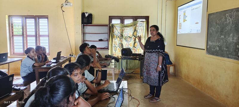 പ്രമാണം:11072 schoolcamp-2024-1.jpg