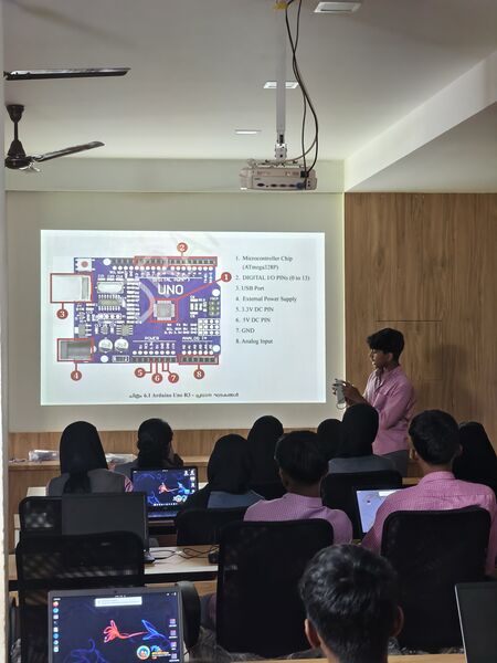 പ്രമാണം:19074 robotics2.jpg