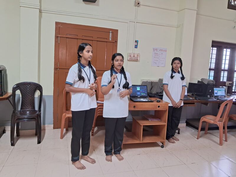 പ്രമാണം:23008 -Littlekites34.jpg