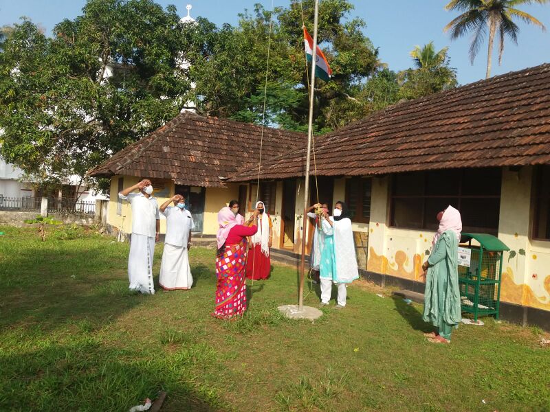 പ്രമാണം:26223 school picture.jpeg