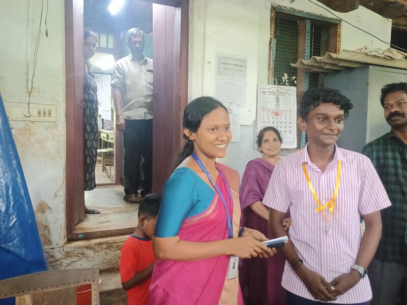 പ്രമാണം:32501 4 AAP.jpg