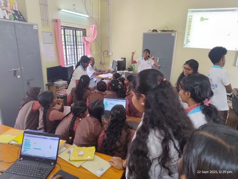 പ്രമാണം:36015 up robotics2.jpg