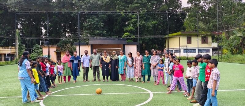പ്രമാണം:38739-PTA-GOALS-group photo.jpg