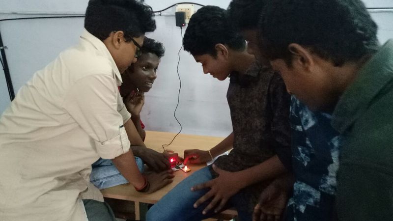 പ്രമാണം:41078kuttykoottam training2.jpg