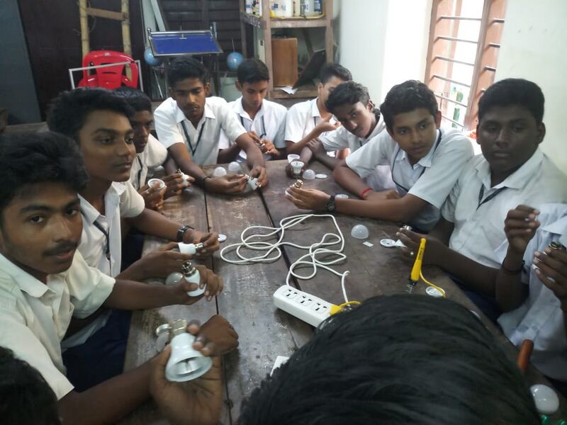 പ്രമാണം:44050 22 14 i47.jpeg