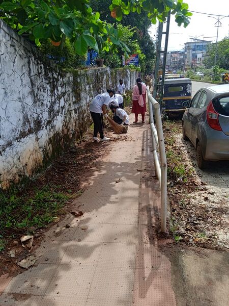 പ്രമാണം:48049-thirike schoolilekku 1.jpeg