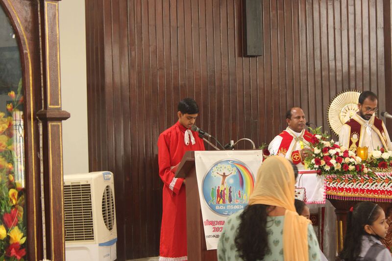 പ്രമാണം:Churchസർവീസ് 4.jpg