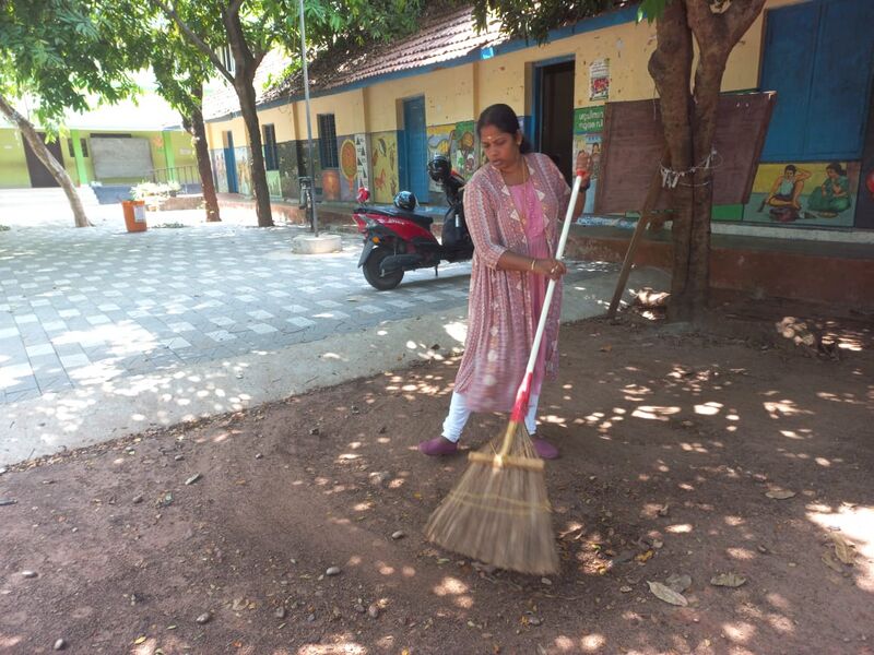 പ്രമാണം:Cleaning school.jpg