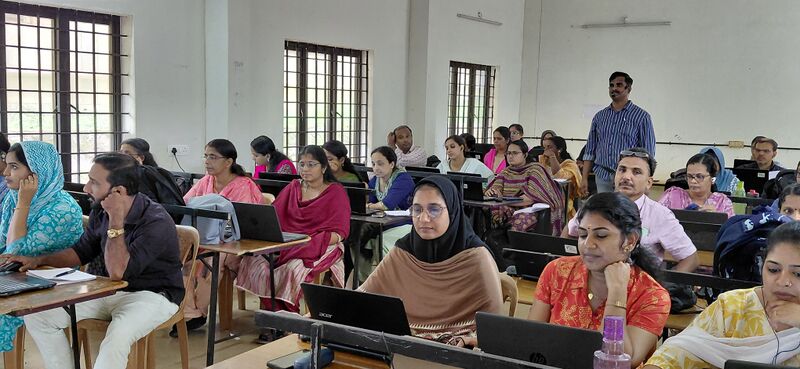 പ്രമാണം:Drcmlp training 8 61.jpg